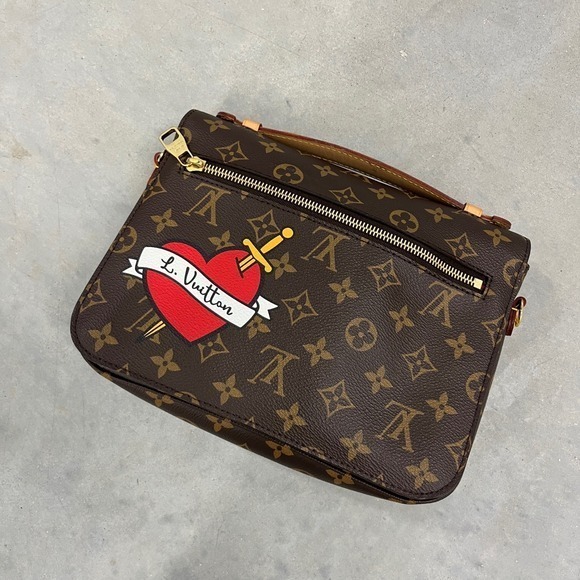 Louis Vuitton Monogram Patches Pochette‎ Metis - Picture 8 of 17